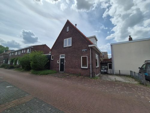 Eengezinswoning, vrijstaande woning Dwarsstraat 11 in Alphen aan den Rijn