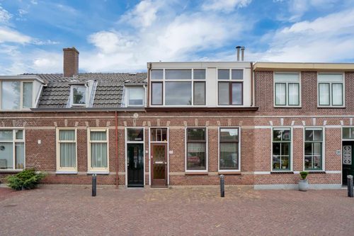 Eengezinswoning, tussenwoning J.W.C. Bloemstraat 29 in Alphen aan den Rijn