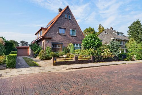 Eengezinswoning, 2-onder-1-kapwoning Josef Israëlslaan 16 in Arnhem