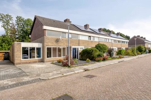 Eengezinswoning, hoekwoning Christiaan Eberhardstraat 12 in Bad Nieuweschans
