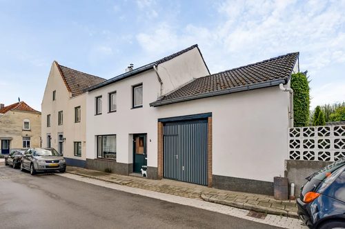 Eengezinswoning, halfvrijstaande woning Oude Kerkstraat 5 in Berg en Terblijt