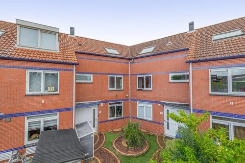 Eengezinswoning, tussenwoning Eenhoornlaan 27 in Beverwijk