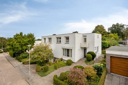 Eengezinswoning, 2-onder-1-kapwoning Burgemeester Huybenstraat 4 in Cadier en Keer