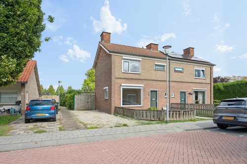 Eengezinswoning, 2-onder-1-kapwoning Margrietlaan 9 in Dodewaard
