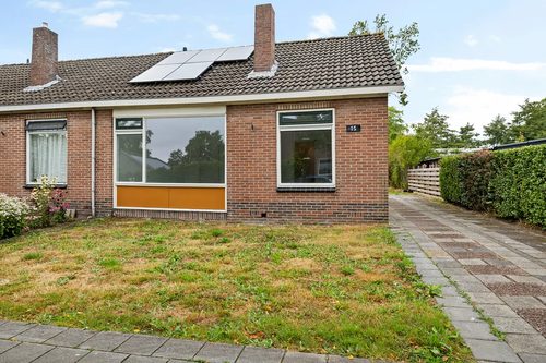 Eengezinswoning, hoekwoning Ds. van Velzenstrjitte 15 in Drogeham