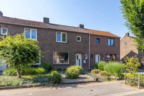 Eengezinswoning, tussenwoning Jurgensstraat 104 in Elsloo (LI)
