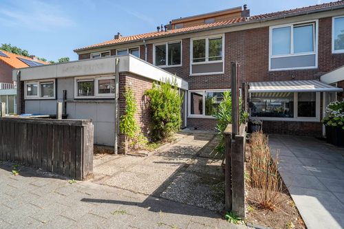 Eengezinswoning, tussenwoning Schoonoortstraat 3 in Velsen-Noord
