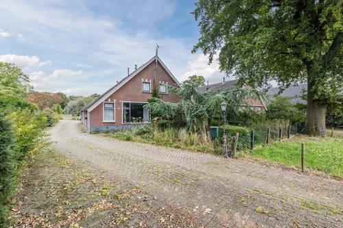 Woonboerderij, vrijstaande woning Westeinde 568 in Vriezenveen